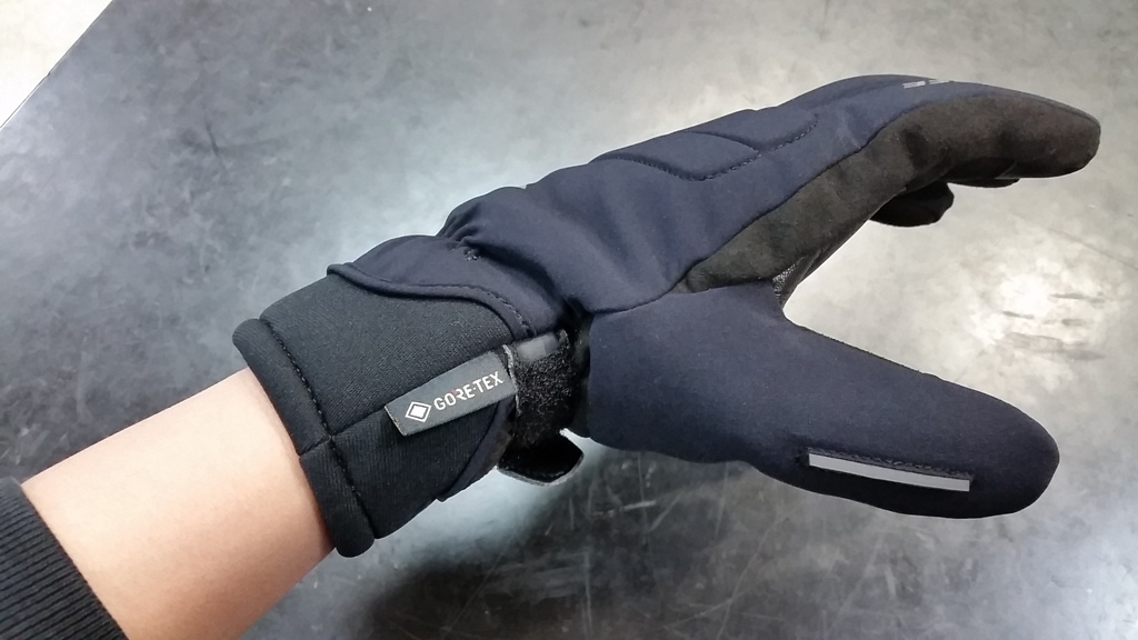 冬ツーリングも快適に『COMO GORE-TEX GLOVES』