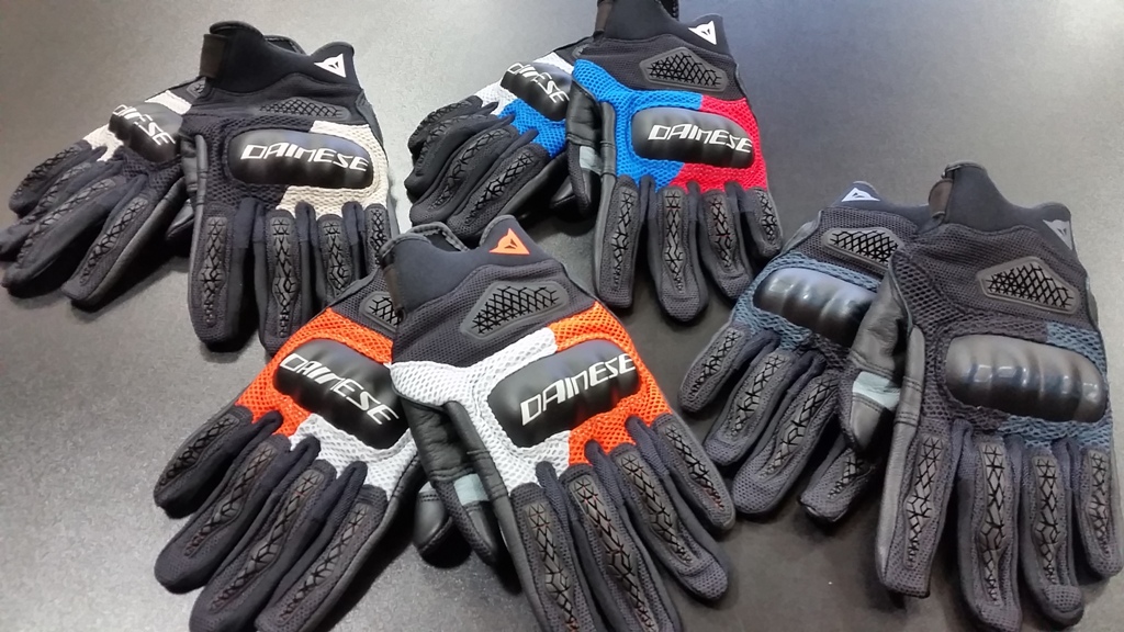 まずは手から快適に『D-EXPLORER 2 GLOVES』