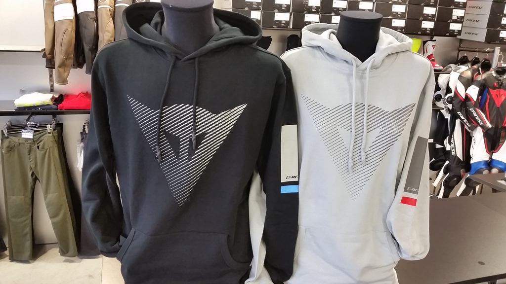 この時期でも着たいパーカー『OUTLINE HOODIE』『FADE HOODIE』