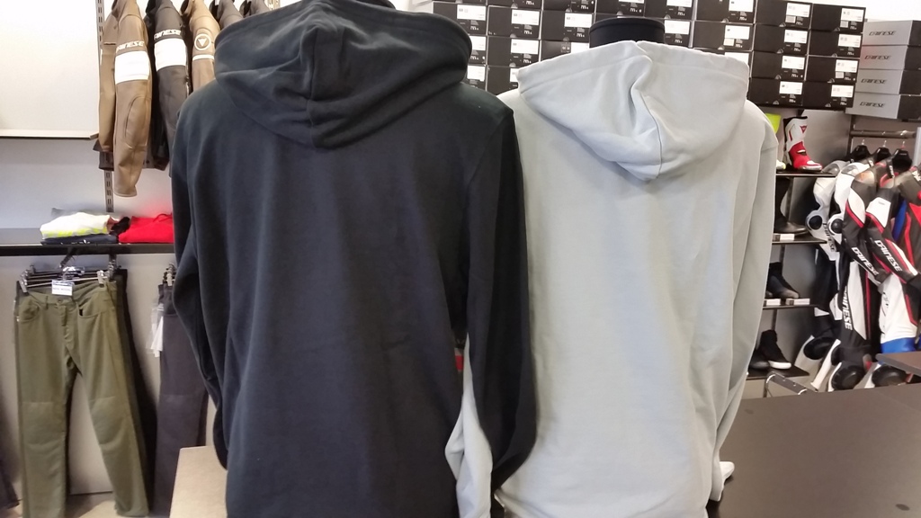 この時期でも着たいパーカー『OUTLINE HOODIE』『FADE HOODIE』