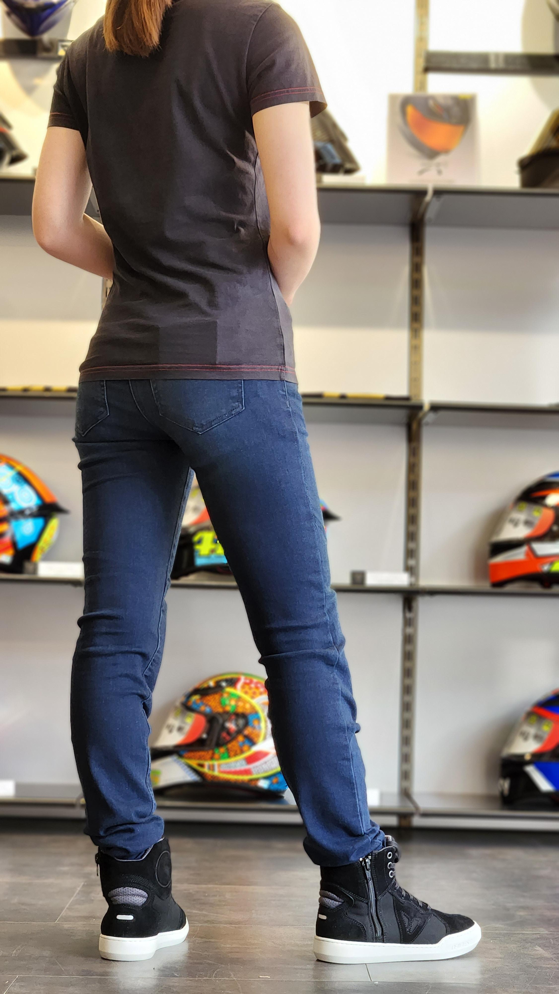 女性ライダーへ快適なフィット感を与える新作スキニージーンズのご紹介