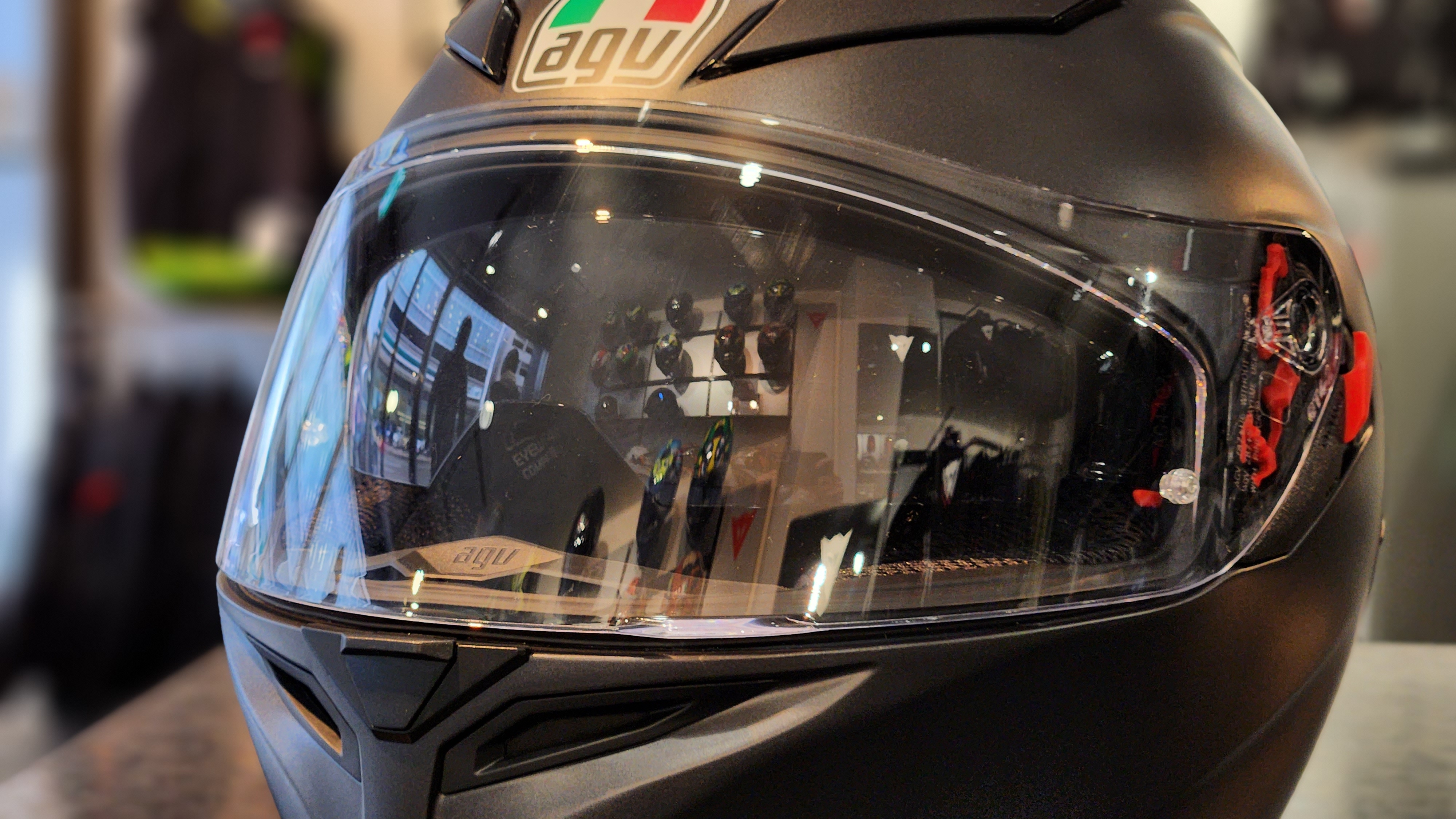 様々なシーンで大活躍のAGVプレミアムスポーツヘルメット【K5 S】