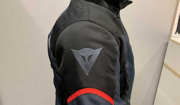 Motorcycle jacket fit for petite women: Dainese Tempest 3 D-Dry Ladies jacket shoulder armor placement on petite rider