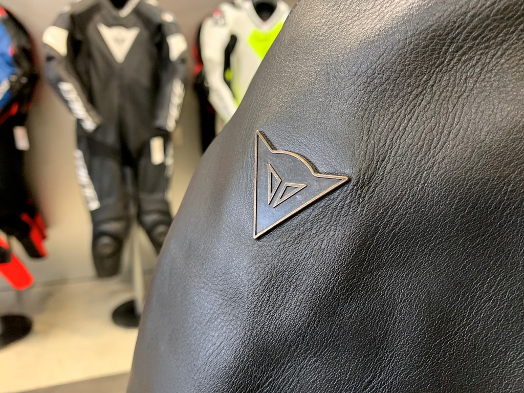 独特の経年変化を味わえるレザージャケット【MERAK】