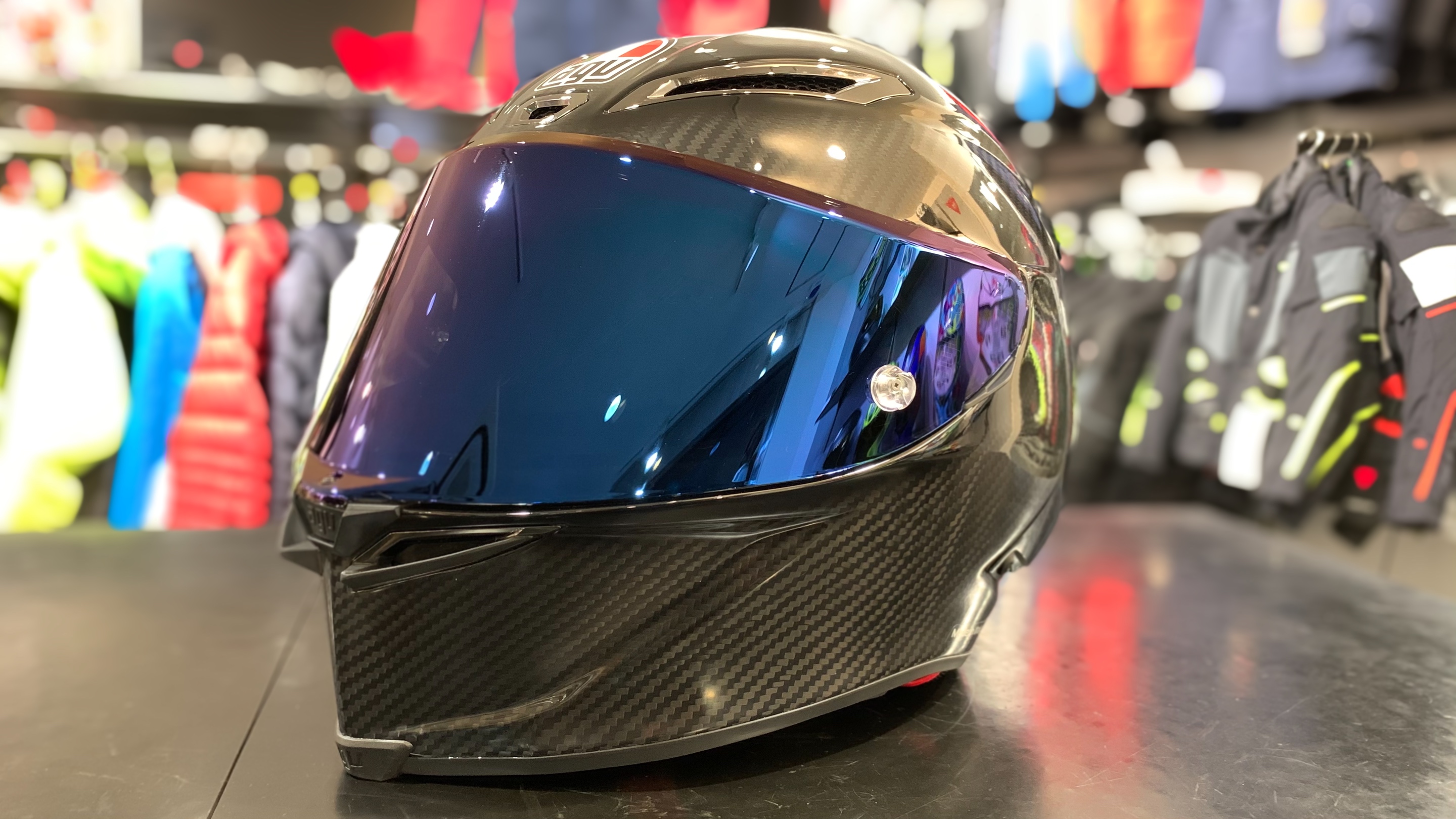 AGVフラッグシップモデル「PISTA GP RR」