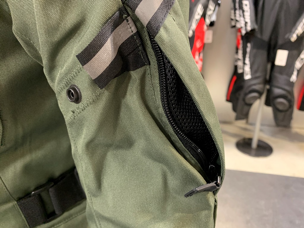 3層構造と新機能充実 新作ジャケット『LADAKH』登場！