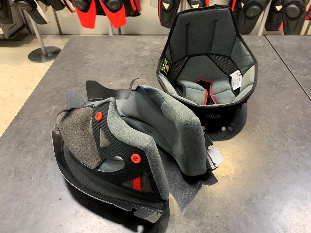 軽量性抜群のAGVヘルメット『K-5 S』『K6』をご紹介致します。