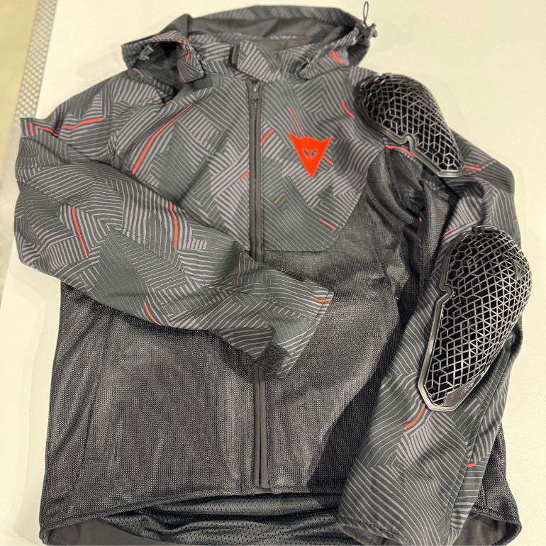 DAINESE (ダイネーゼ ) G. SUPER SPEED C2 PELLE サイズ46 美品 ダイネーゼ G SUPER SPEED TEX G. SUPER SPEED C2 PELLE