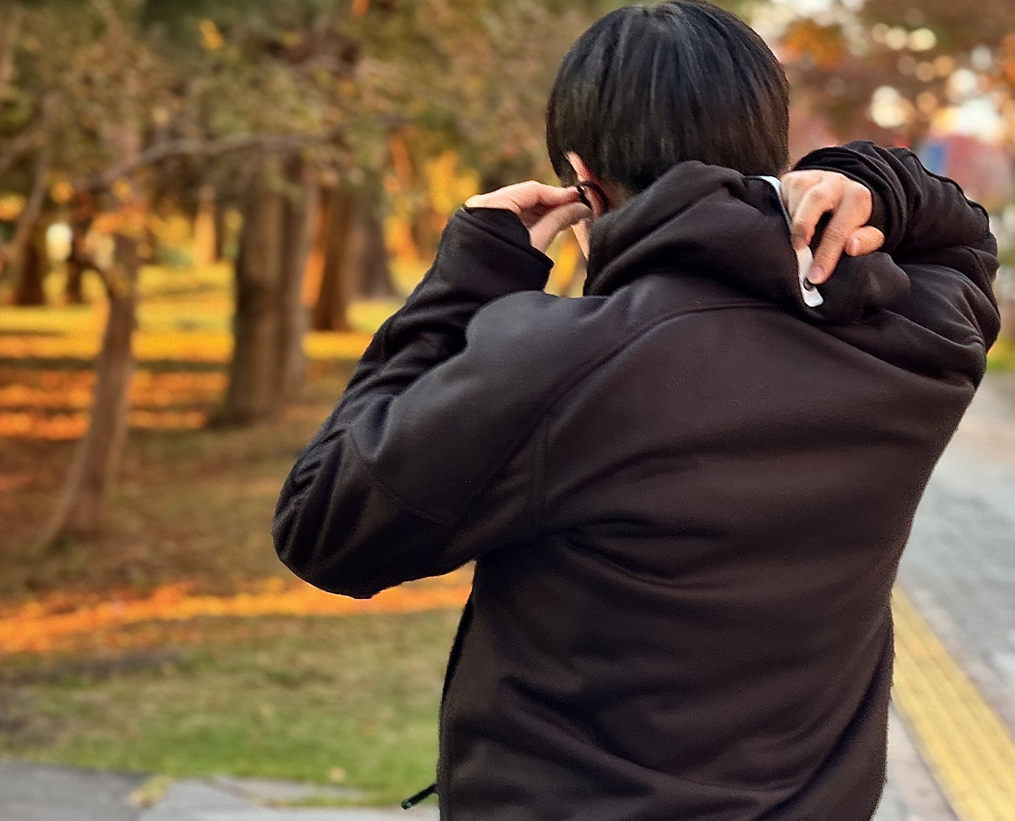 肩肘張らずに着用できる