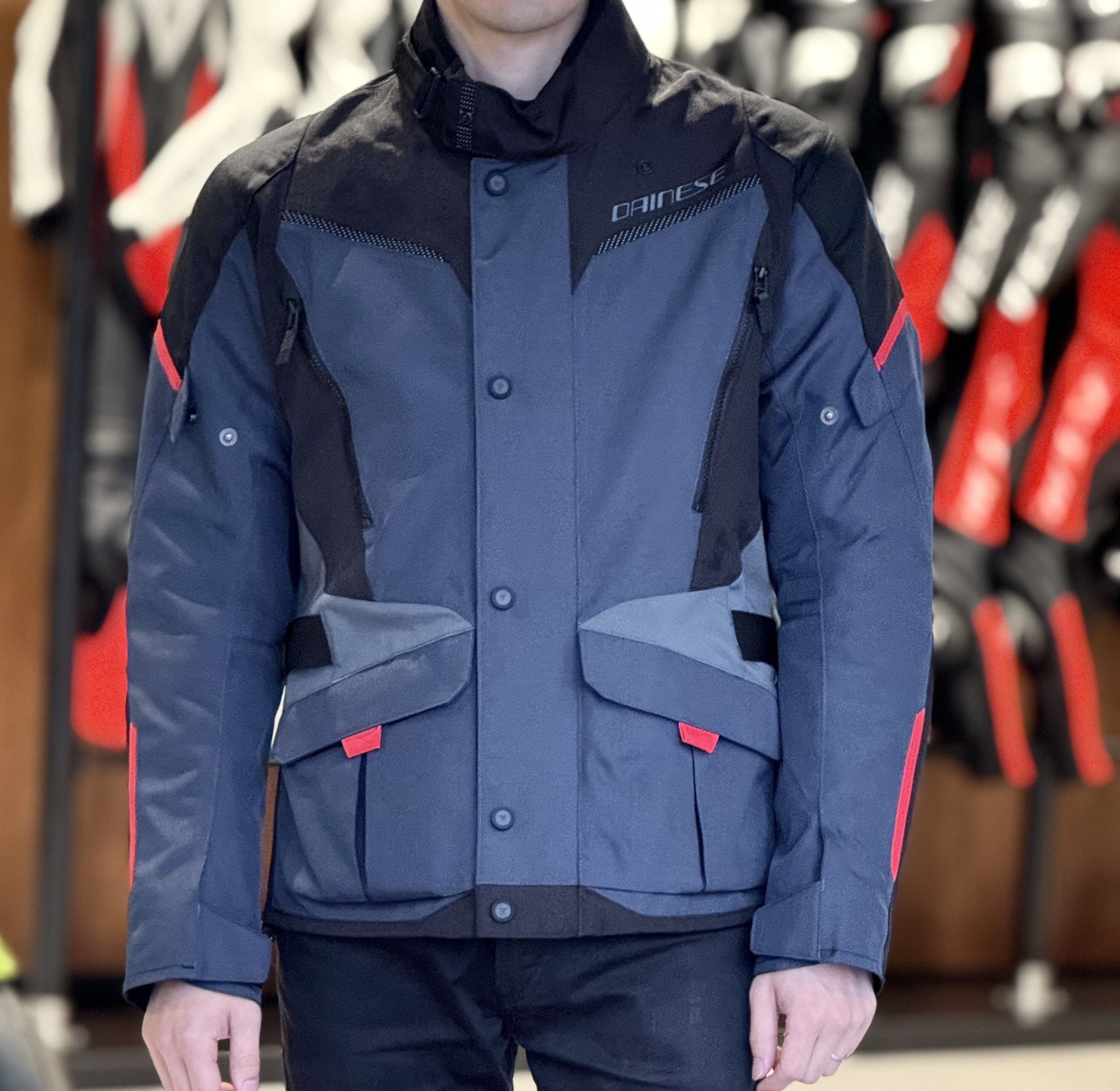 ダイネーゼ(DAINESE)の秋冬用ジャケットサイズ48