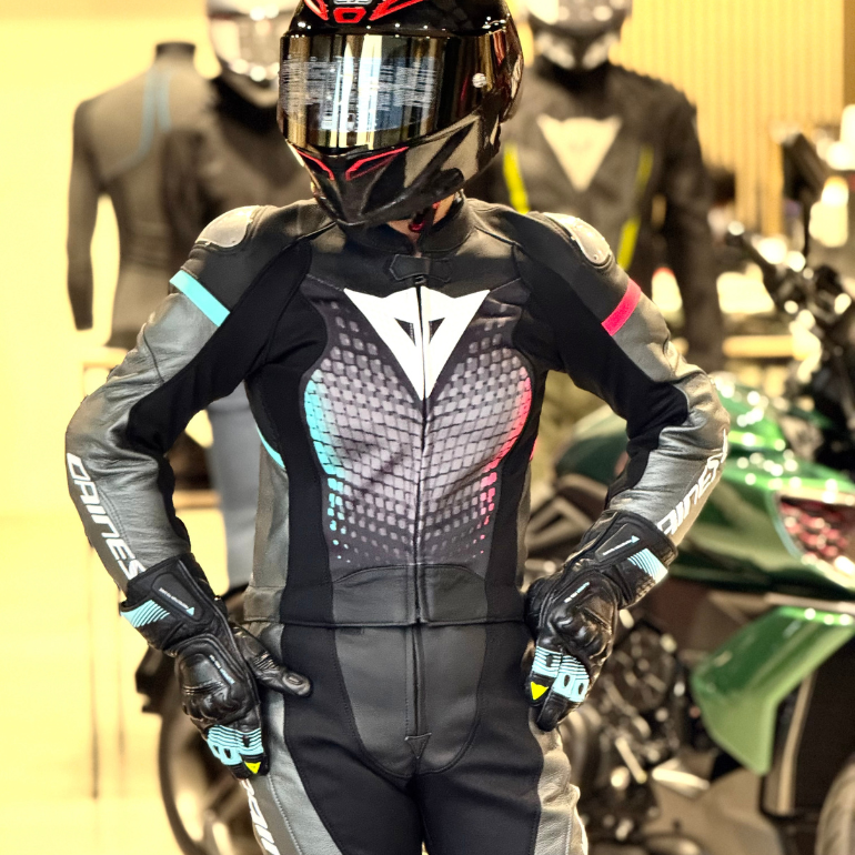 美品 DAINESE ダイネーゼ アッセン2 レーシングスーツ54 ダイネーゼ