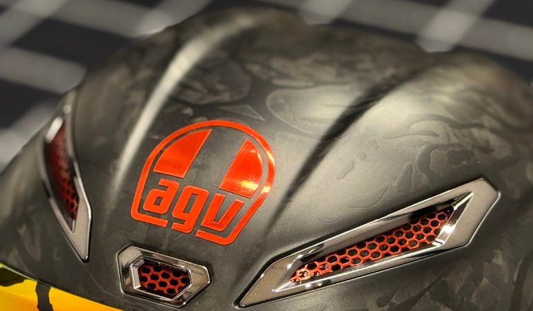 ヒョウをモチーフにした限定モデル