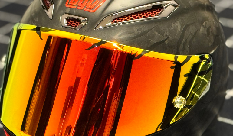 ヒョウをモチーフにした限定モデル