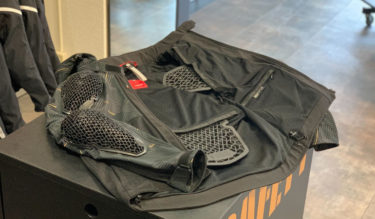 ブログ用) 長方形(横) - 通常サイズ (1)-Apr-17-2026-02-41-27-7759-AM