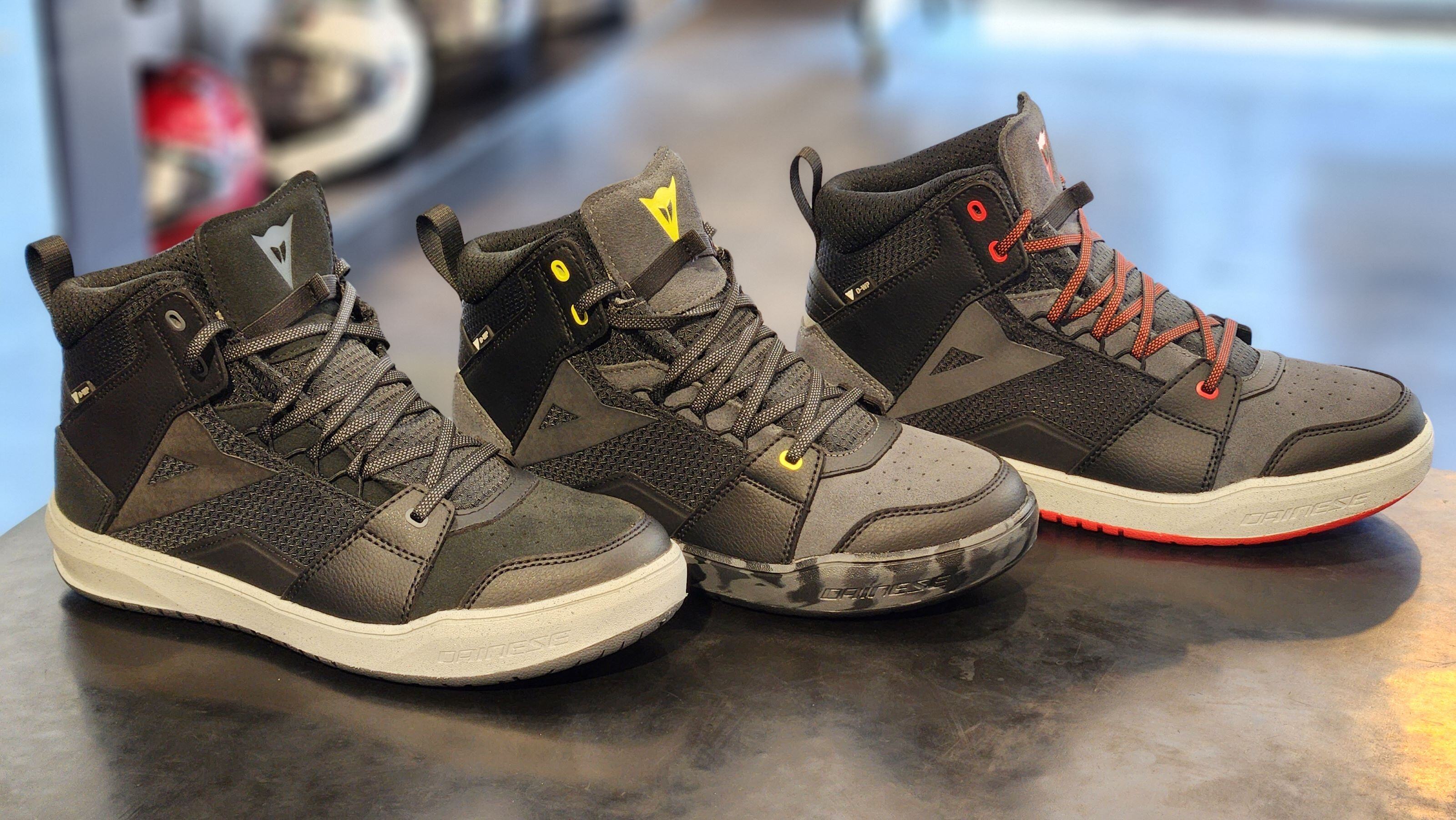 軽量で快適な全天候型ライディングシューズ【SUBURB D-WP】