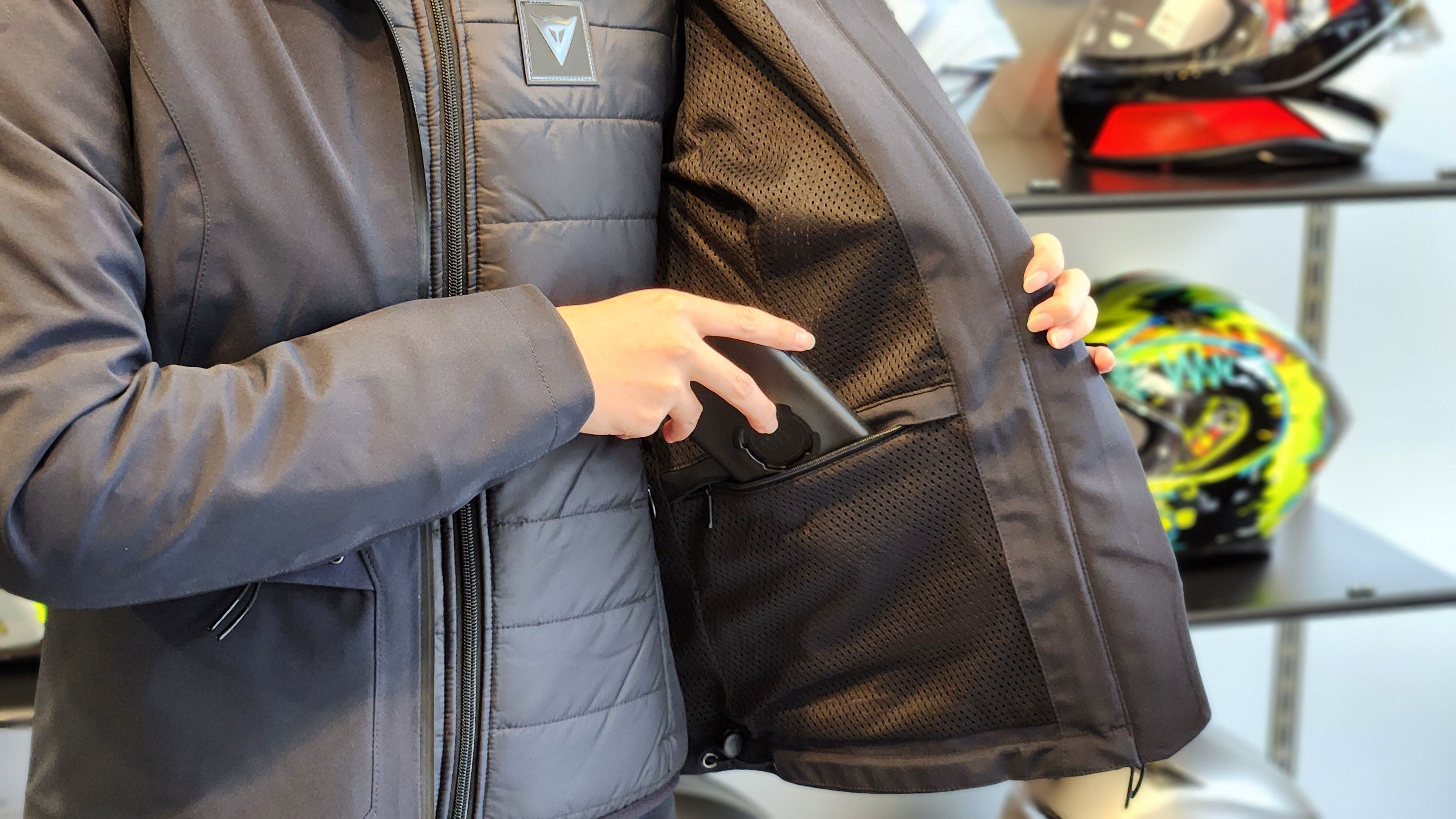 ダイネーゼ レディースジャケット インナー着脱可能 フード付き サイズ