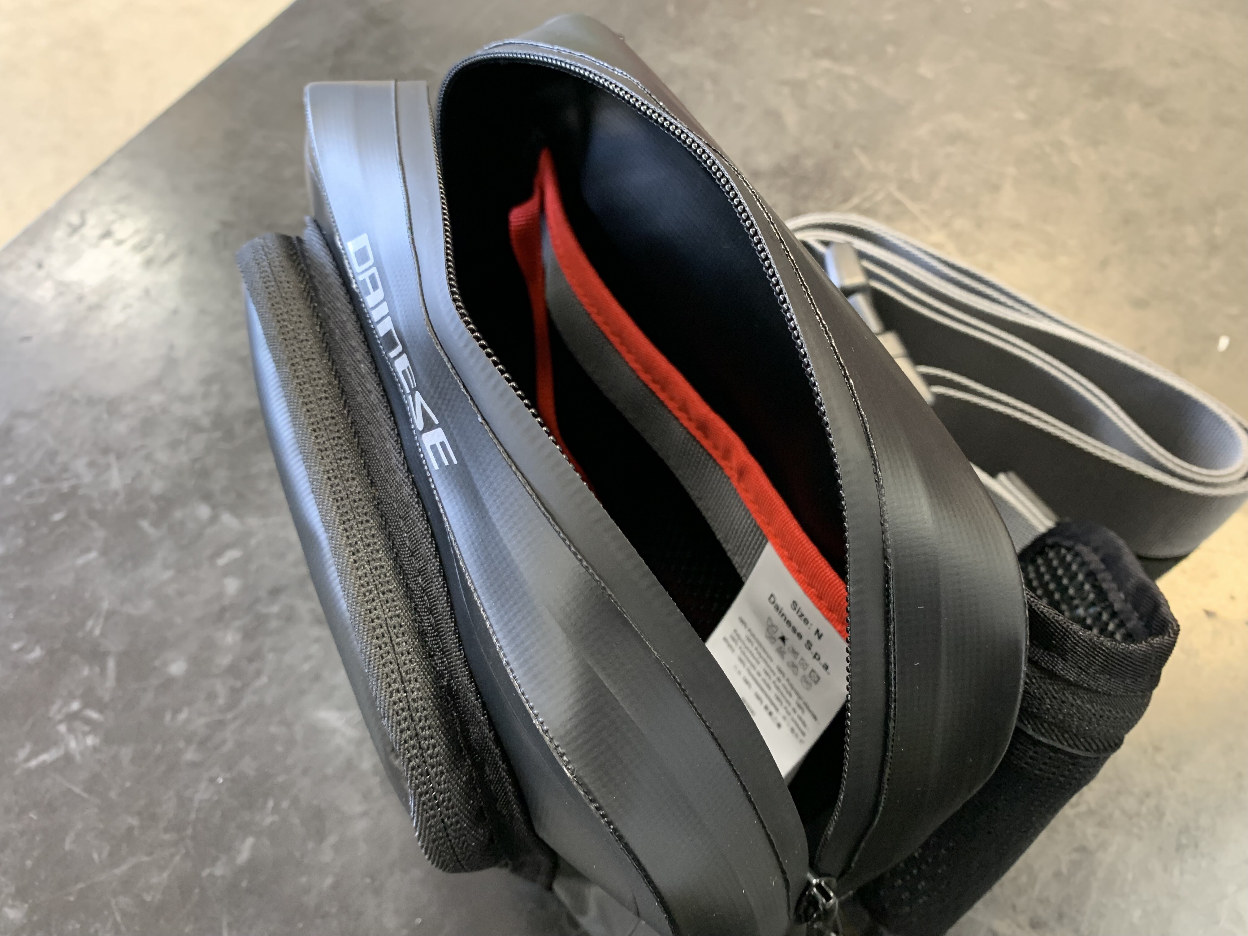 DAINESE ウエストポーチ ブラック ツーリングライダーの必需品 