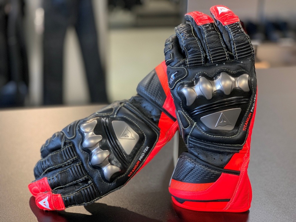け*ん様 Dainese バイクグローブ sサイズ 青/赤/黒 け*ん様 Dainese 