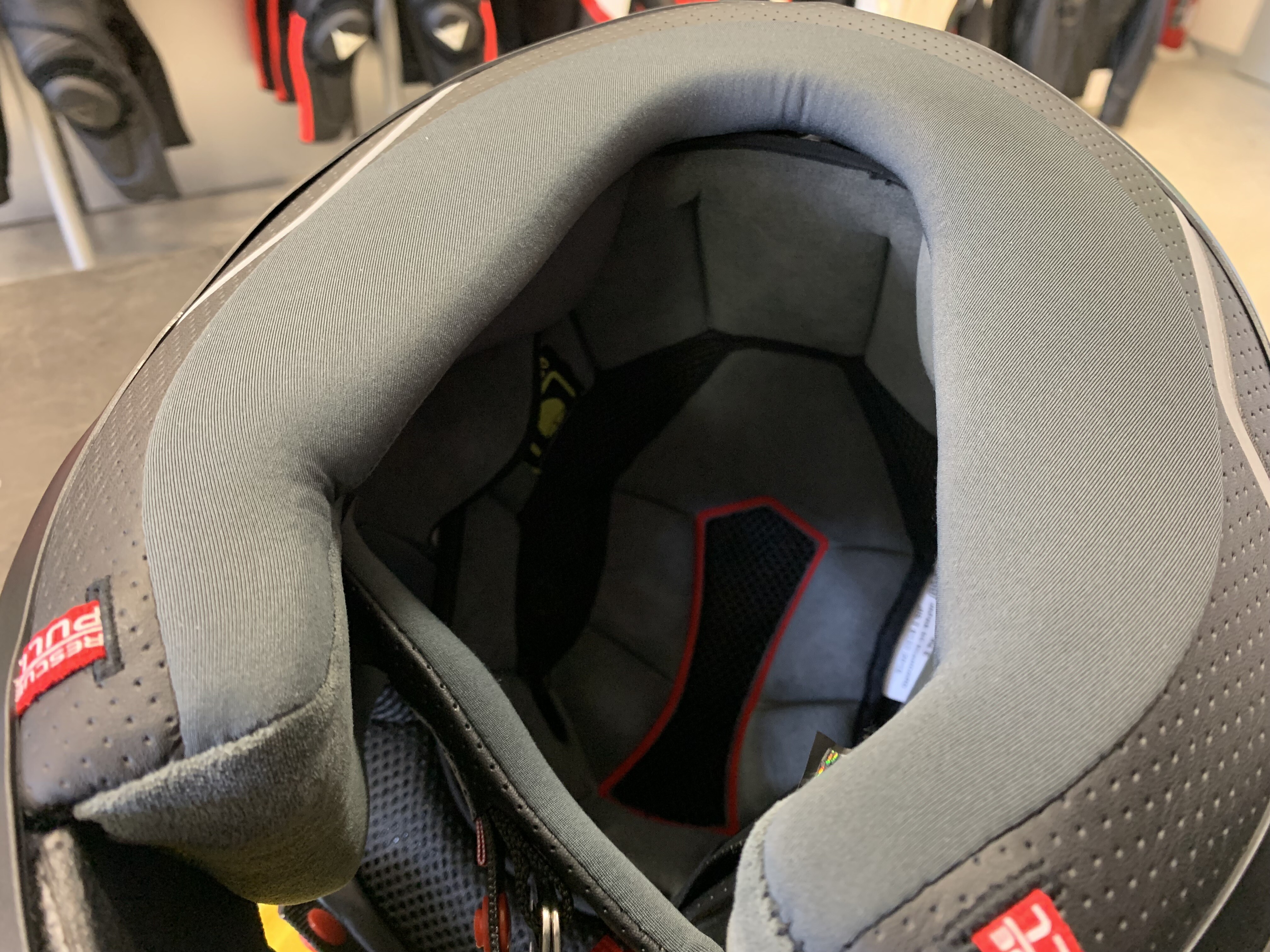 最軽量AGVヘルメットK6 Sにニューカラーが登場！【ULTRASONIC】