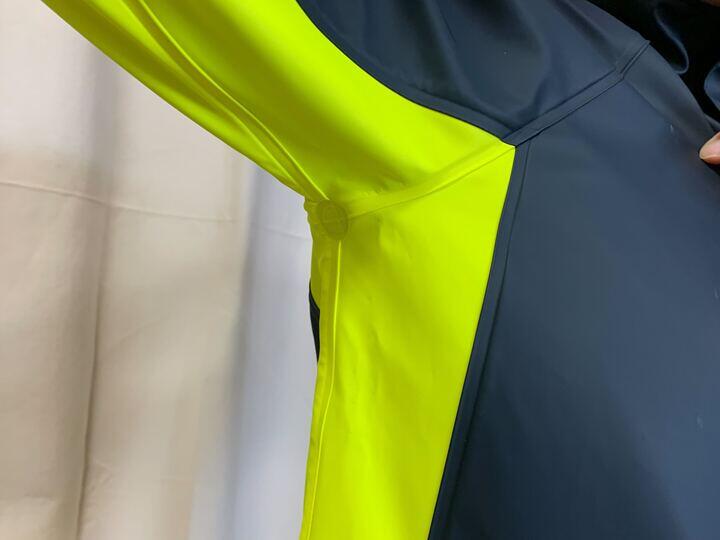 雨の必需品【STORM 2 UNISEX JACKET】