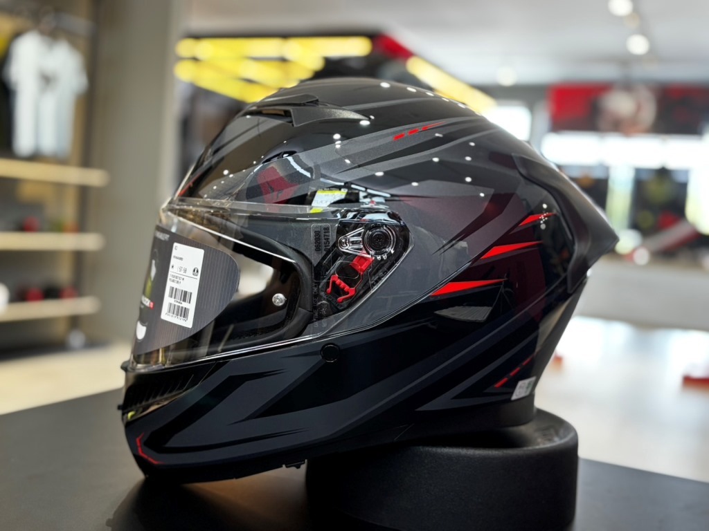 新作K3】快適なフィット感とスタイリッシュなデザインを兼ね備えた