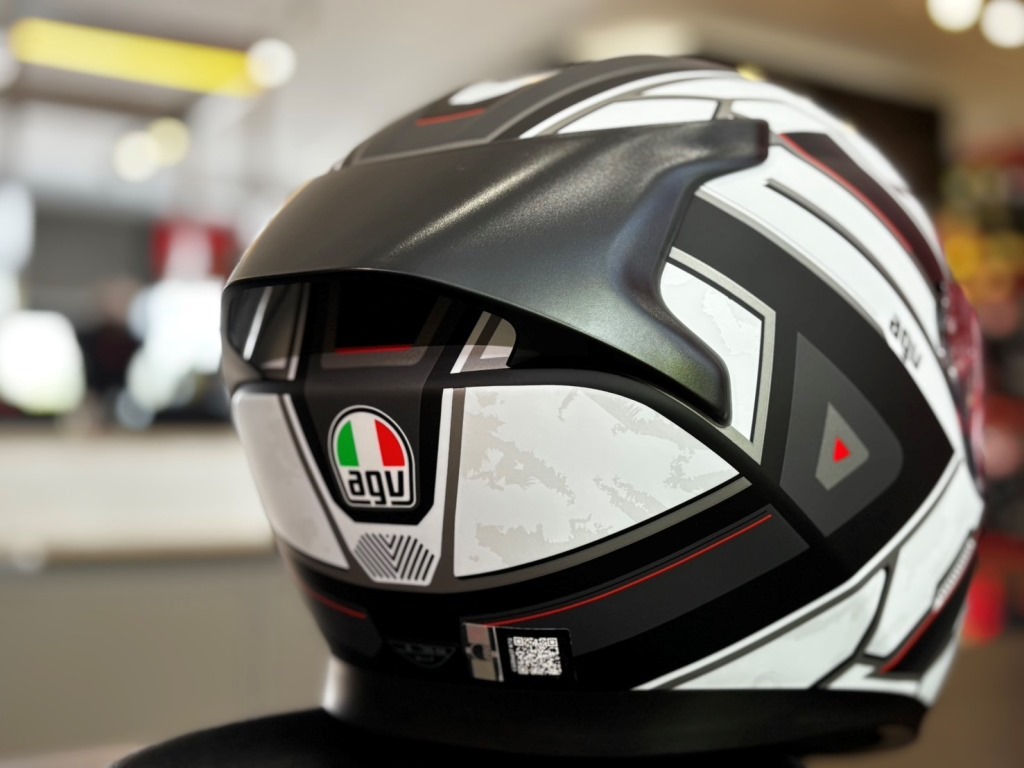 新作K3】快適なフィット感とスタイリッシュなデザインを兼ね備えた