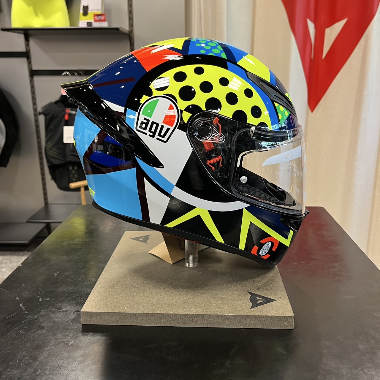 K1 S 新グラフィック＆ブラック再入荷