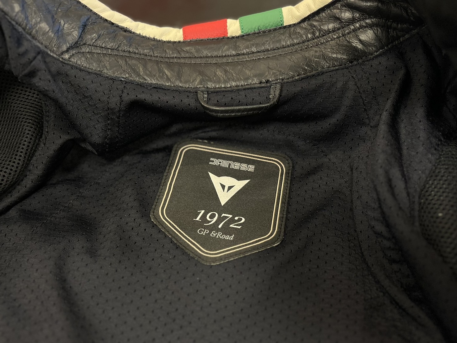 情熱のイタリアントリコロール！『HF D1 LEATHER JACKET』に待望の新色
