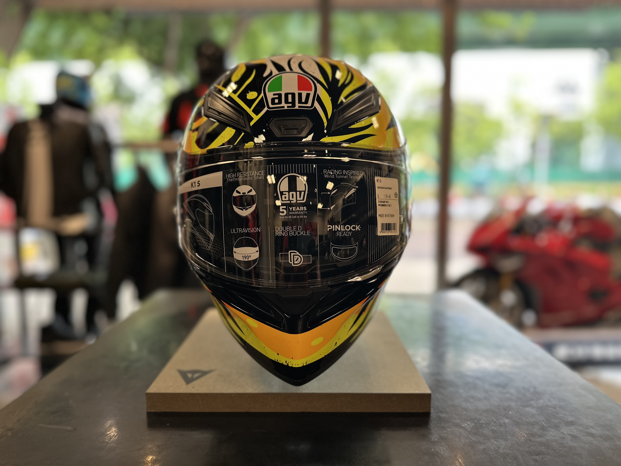 新品　未使用　AGV K1 サイズS タグ付き　線キズ有り　定価37950円 AGV K1 S 新色「TROPICRUSH BLACK/ORANGE」入荷しました