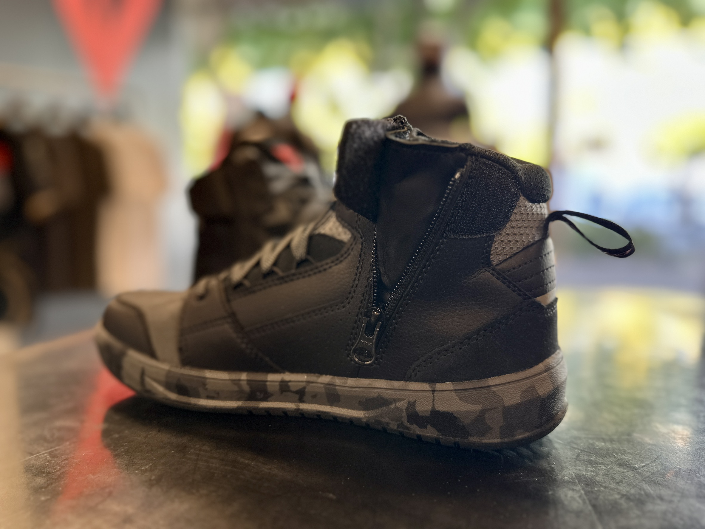 バイク用 ブラック 靴 ジッパー付き 街乗りにもツーリングにも使いやすい一足。SUBURB ZIP UP D-WP SHOES