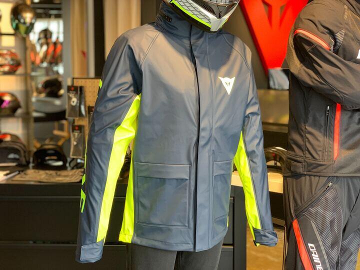 DAINESE ダイネーゼ レインジャケット XS 濡れずに快適！外出時に 