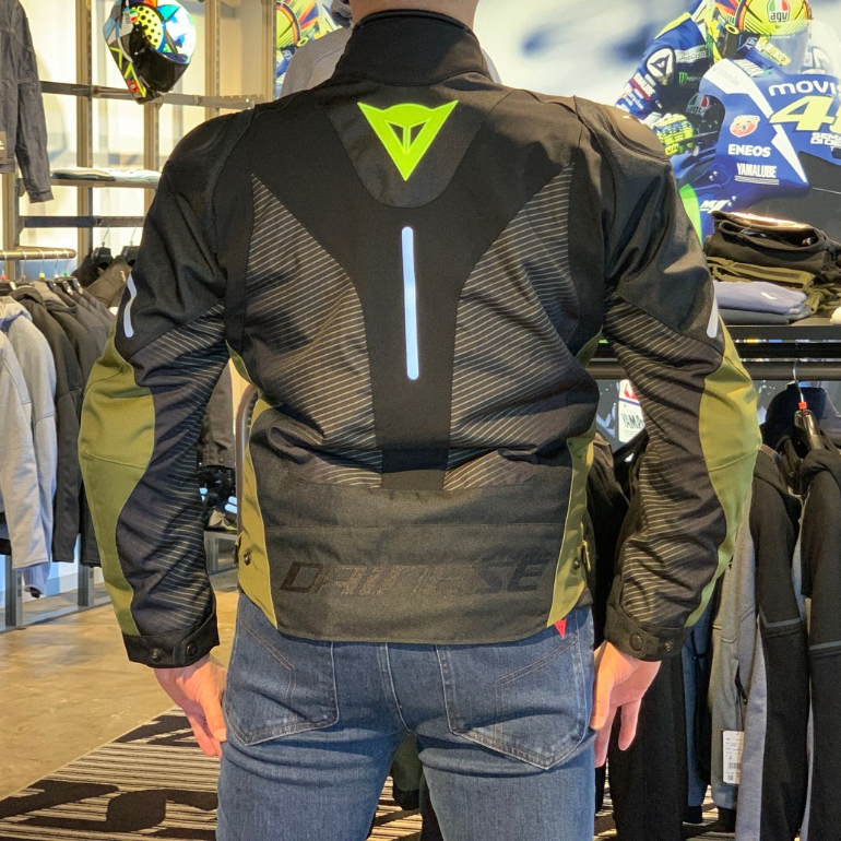 SUPER SPRINT D-DRY JACKET 後ろ