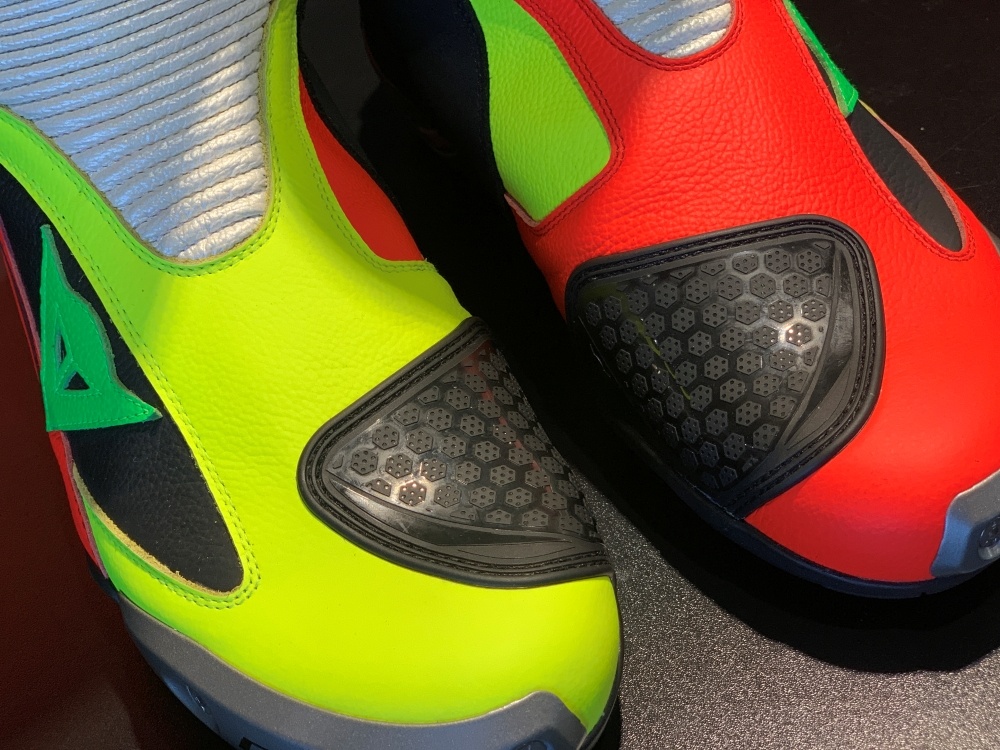 オーダーメイド製作例⑥】これぞMotoGPスペック～CW AXIAL BOOTS 3D