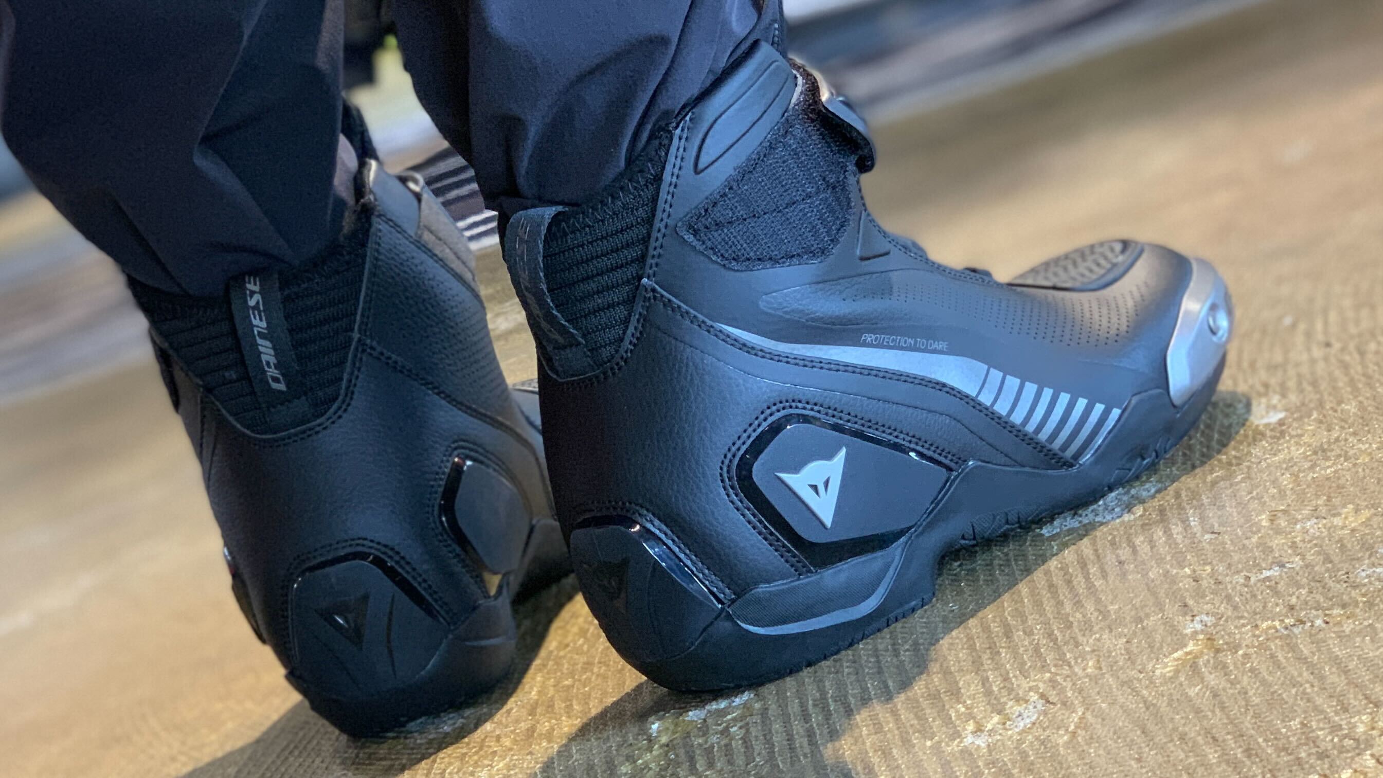ストリート×レーシングの融合 SUPERYA SHOESで感じるバイクとの一体感