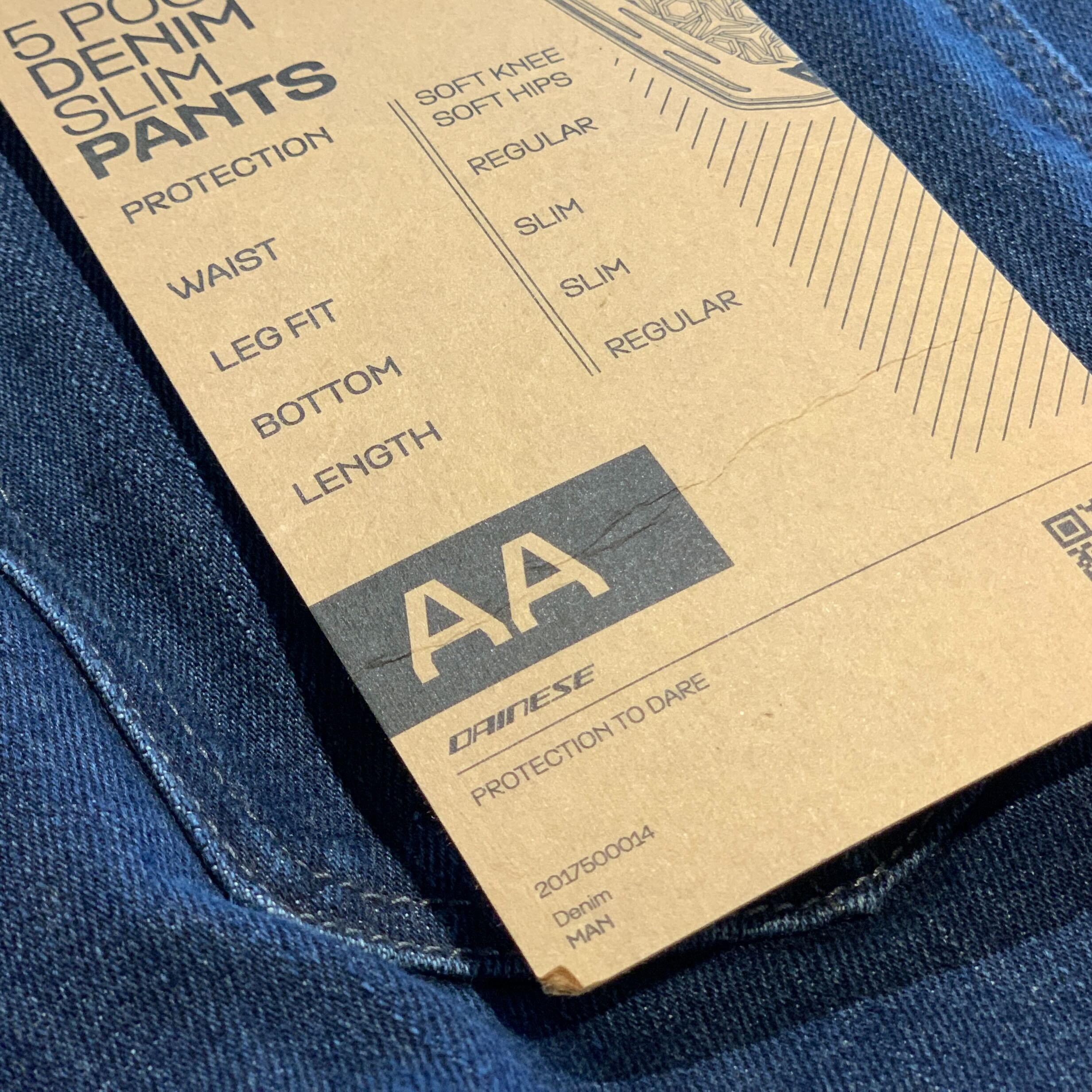 都市に馴染むプロテクション。5-POCKET DENIM SLIM PANTSの美学