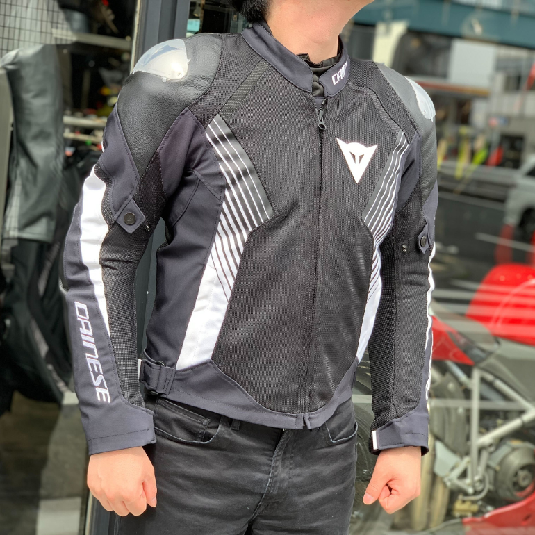 ★新品 DAINESE ライディングジャケット 2シーズン 定価66000円 ☆新品 DAINESE ライディングジャケット 2シーズン 定価66000円 新作