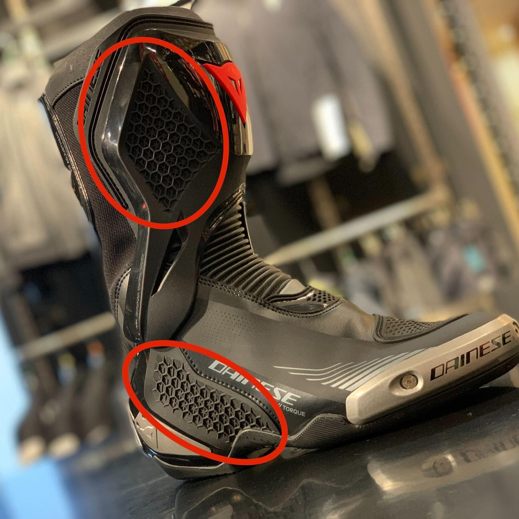 女性ライダーのための究極レーシングブーツ―TORQUE 4 BOOTS WMNが