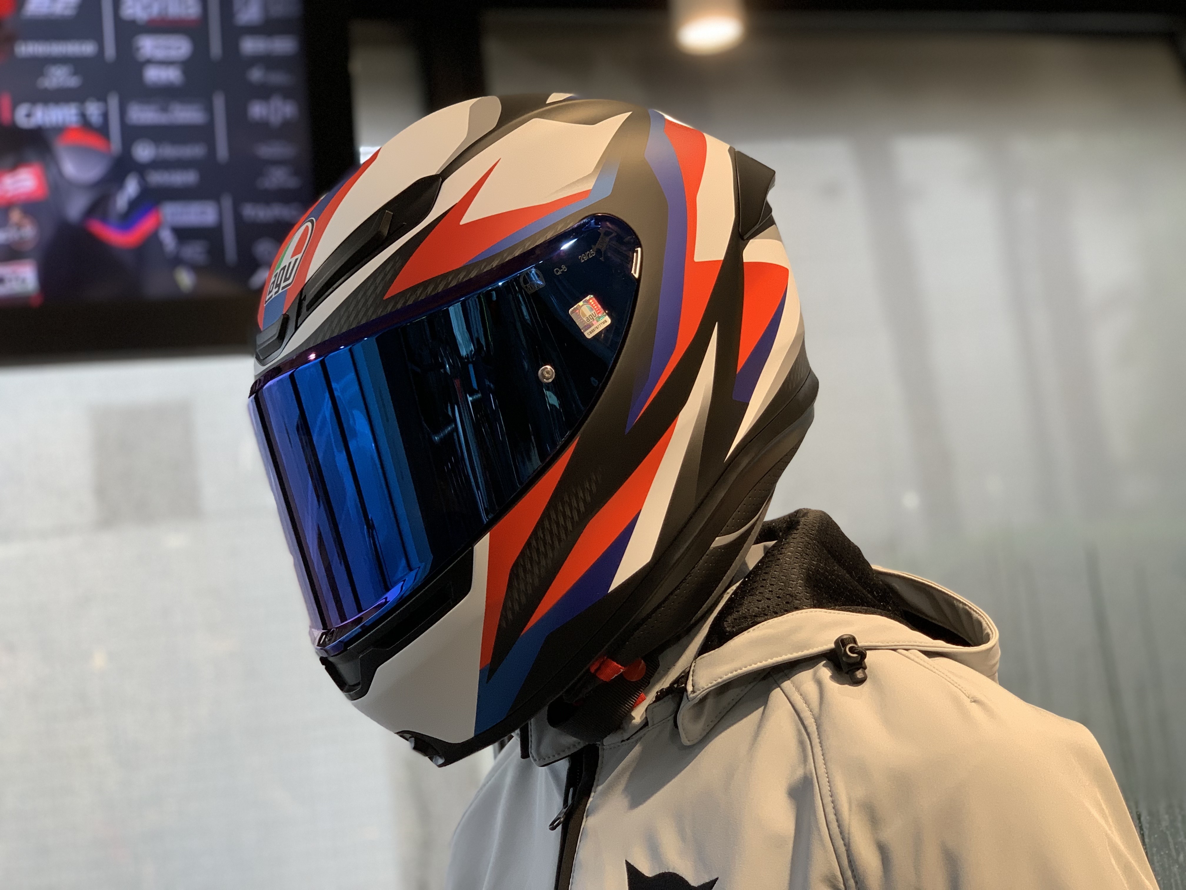 その軽さはバイクライフに革命をもたらす。AGVの最軽量ヘルメット”K6 S