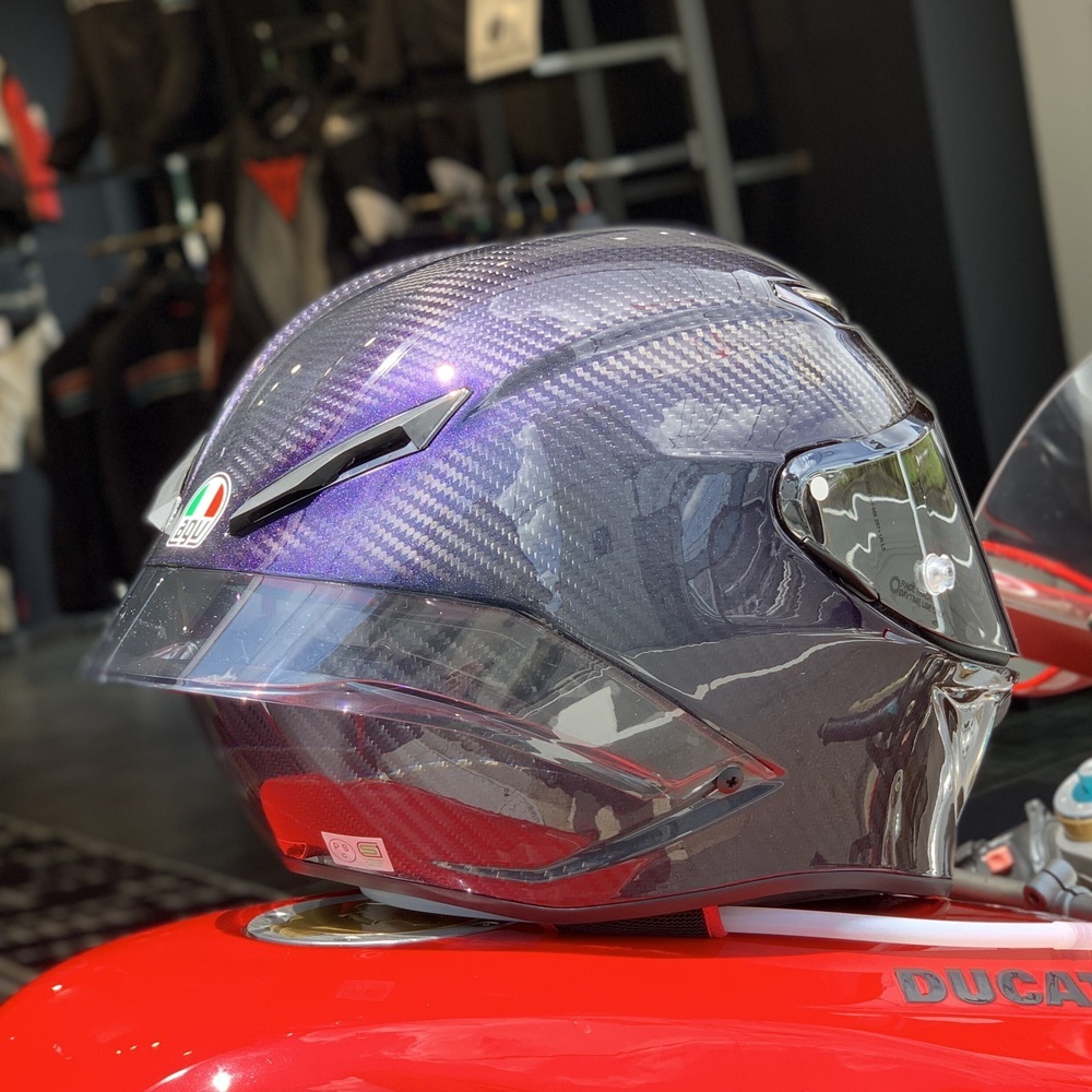 PISTA GP RRの人気ソリッドカラーが再入荷！ 最高峰ヘルメットが