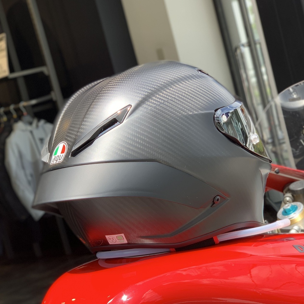 PISTA GP RRの人気ソリッドカラーが再入荷！ 最高峰ヘルメットが