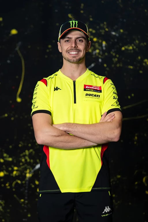 LTMPO570228_028_2_900x