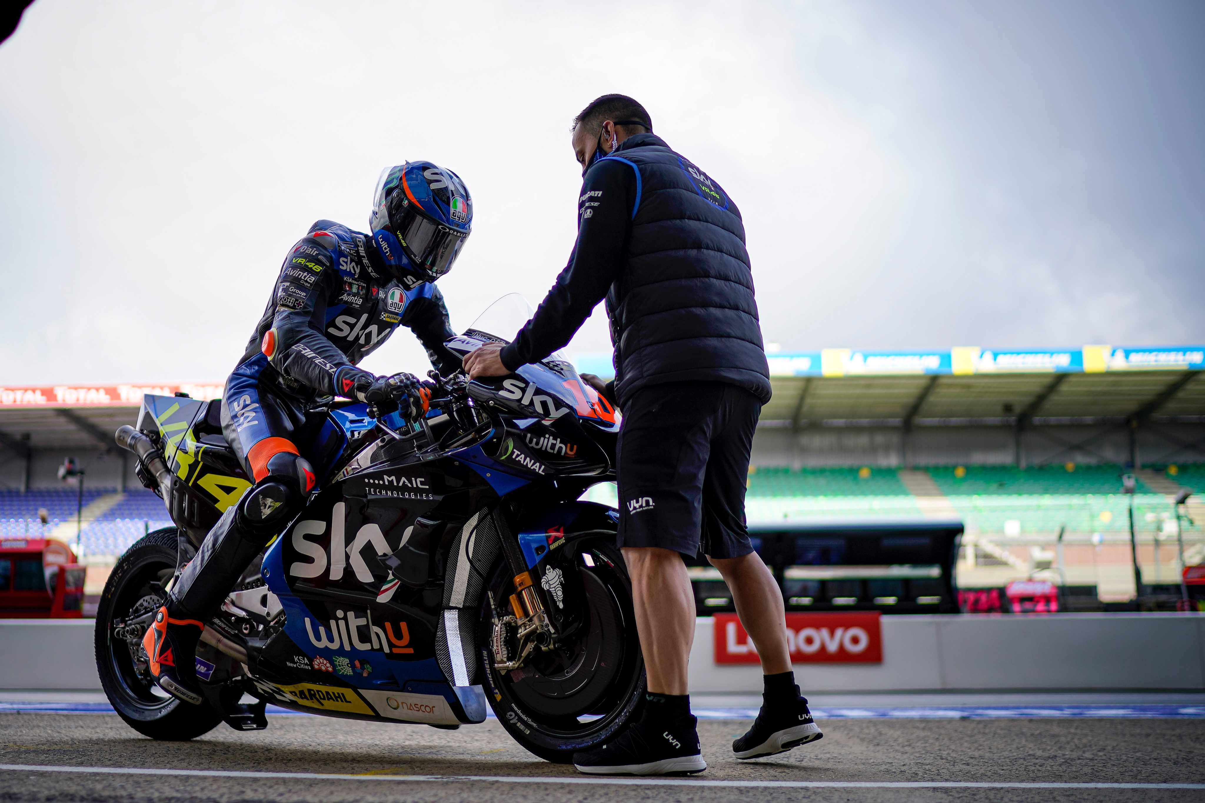 オーダーメイドスーツ作成例】MOTO GPスペックレザースーツ