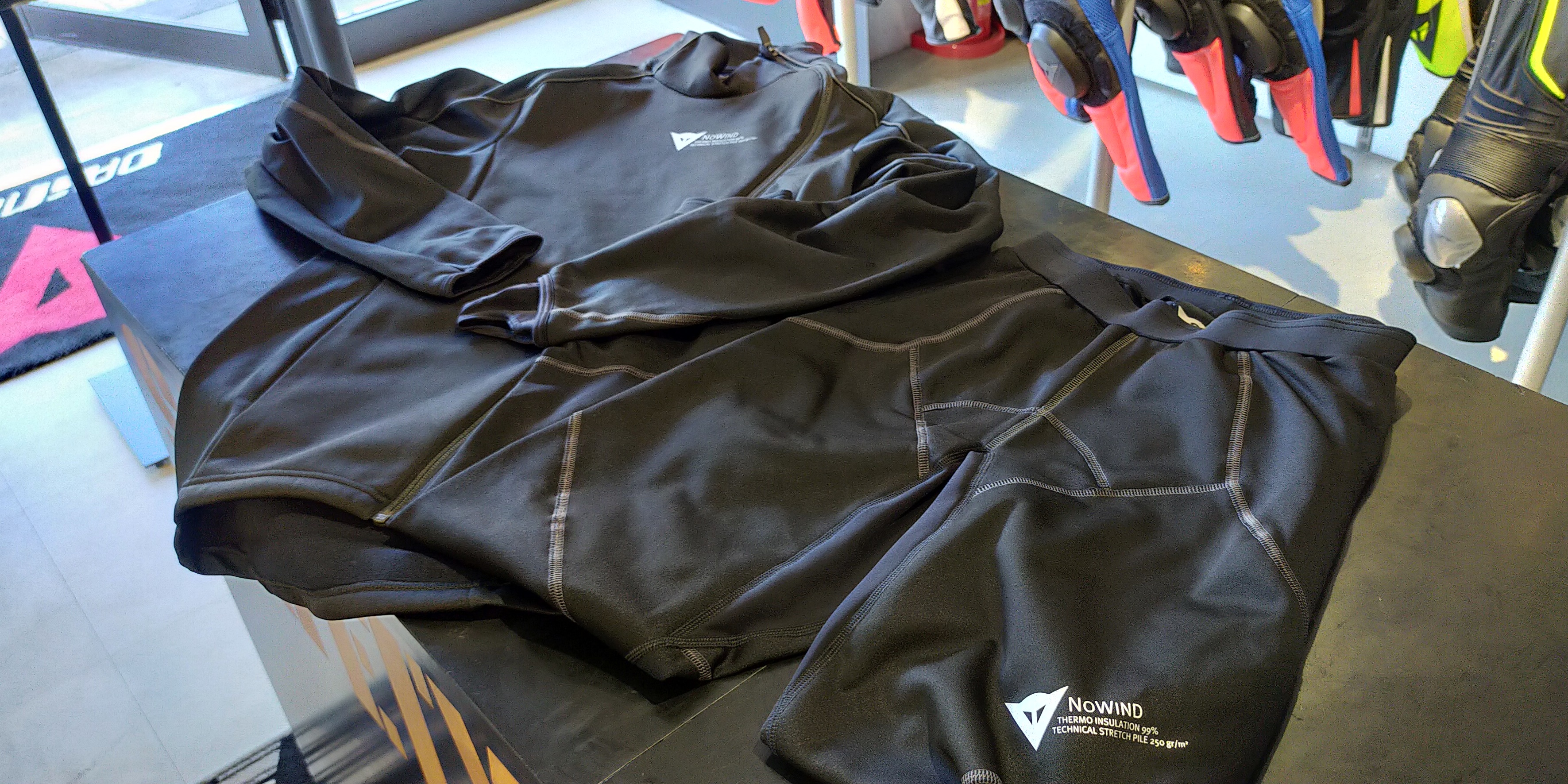 99%の断熱性能【D-MANTLE FLEECE WS】