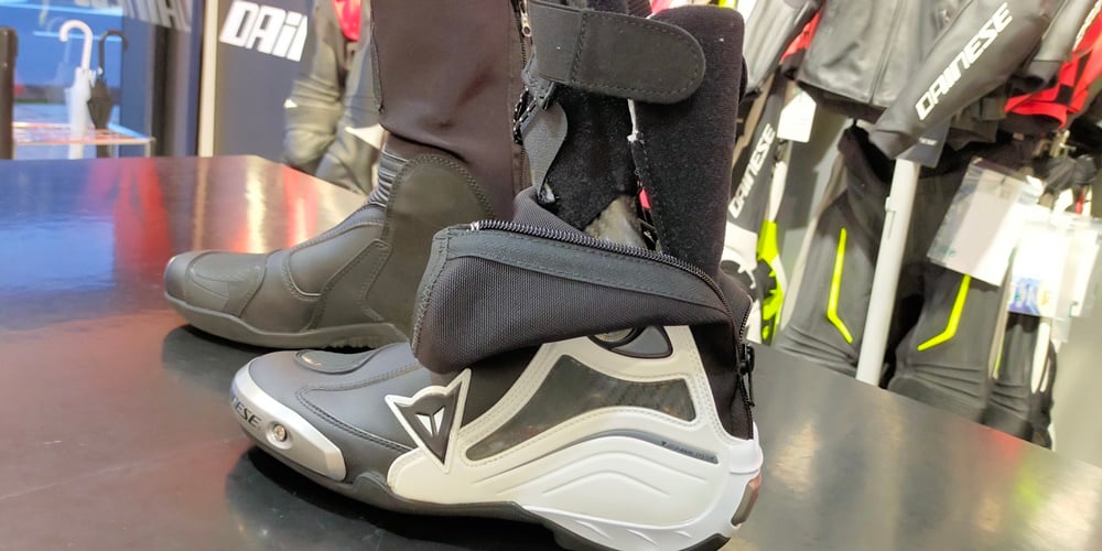 最上の品質な GORE-TEX AXIAL ダイネーゼ BOOTS Dainese ブーツ バイク