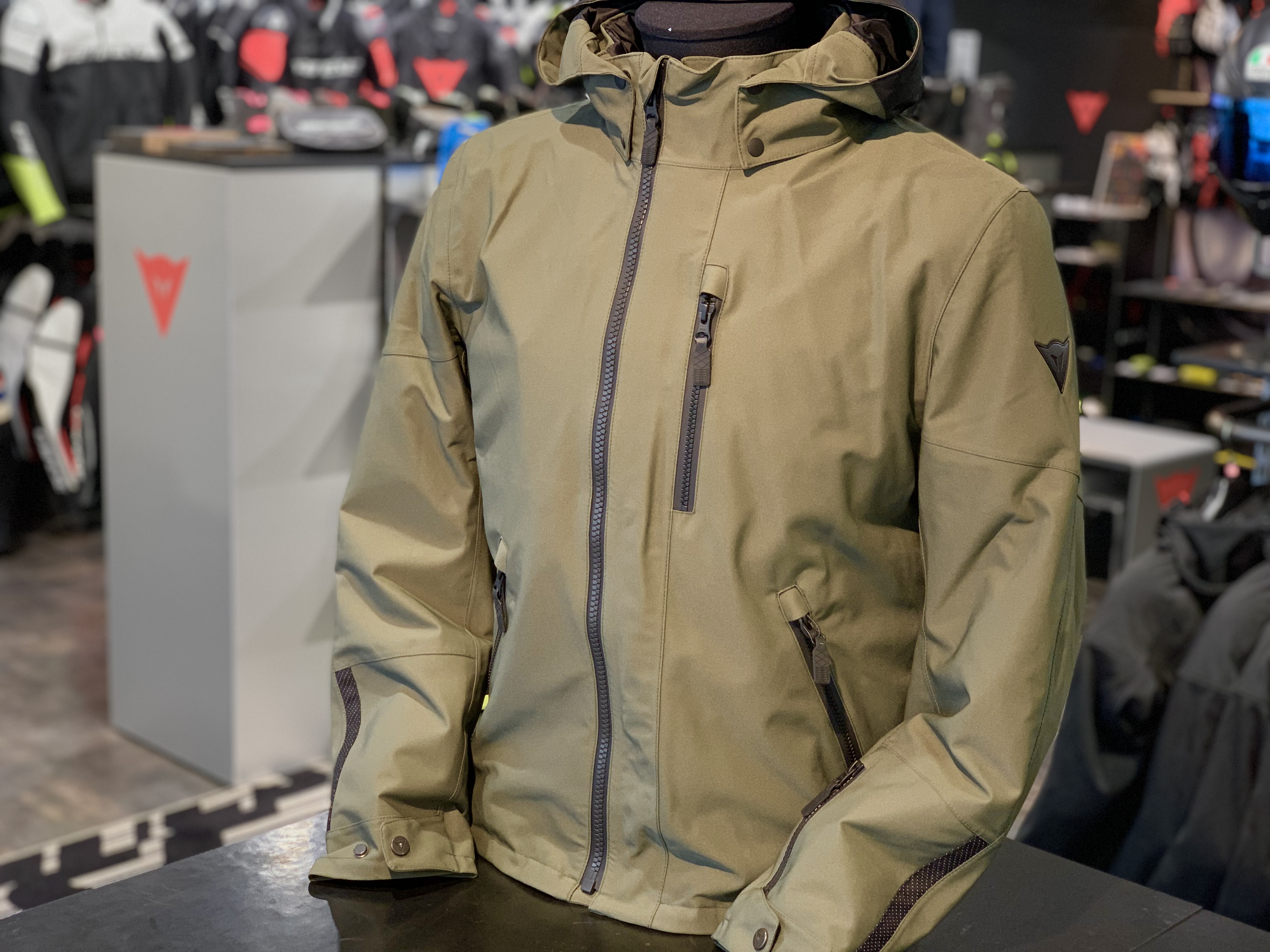 入荷したばかりの秋冬コレクションのご紹介【ジャケット・グローブ】