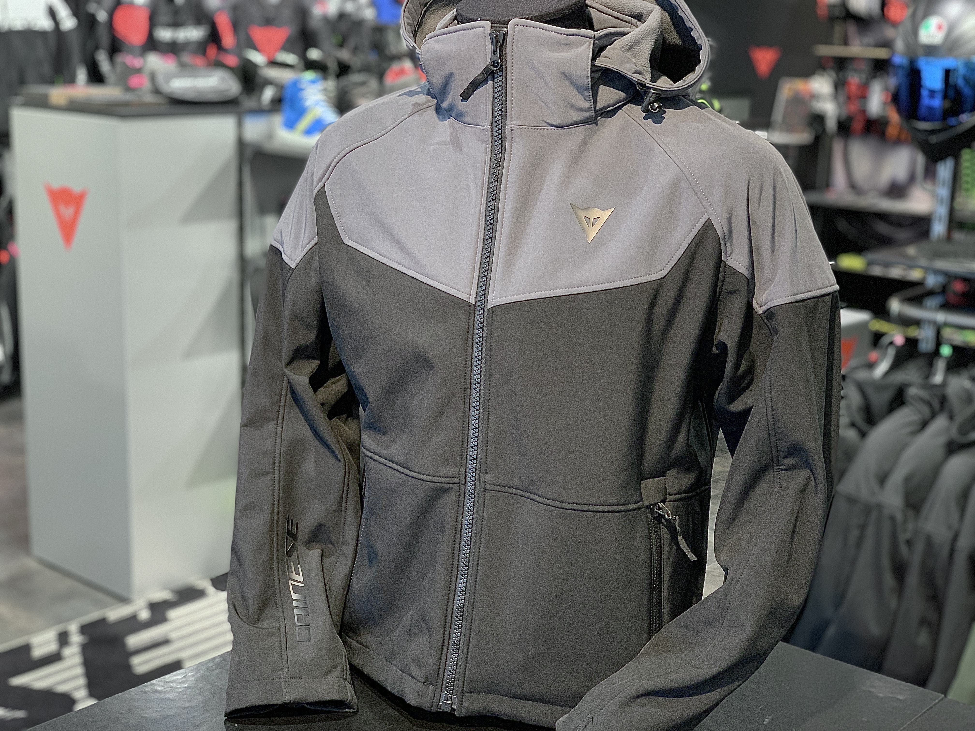 入荷したばかりの秋冬コレクションのご紹介【ジャケット・グローブ】