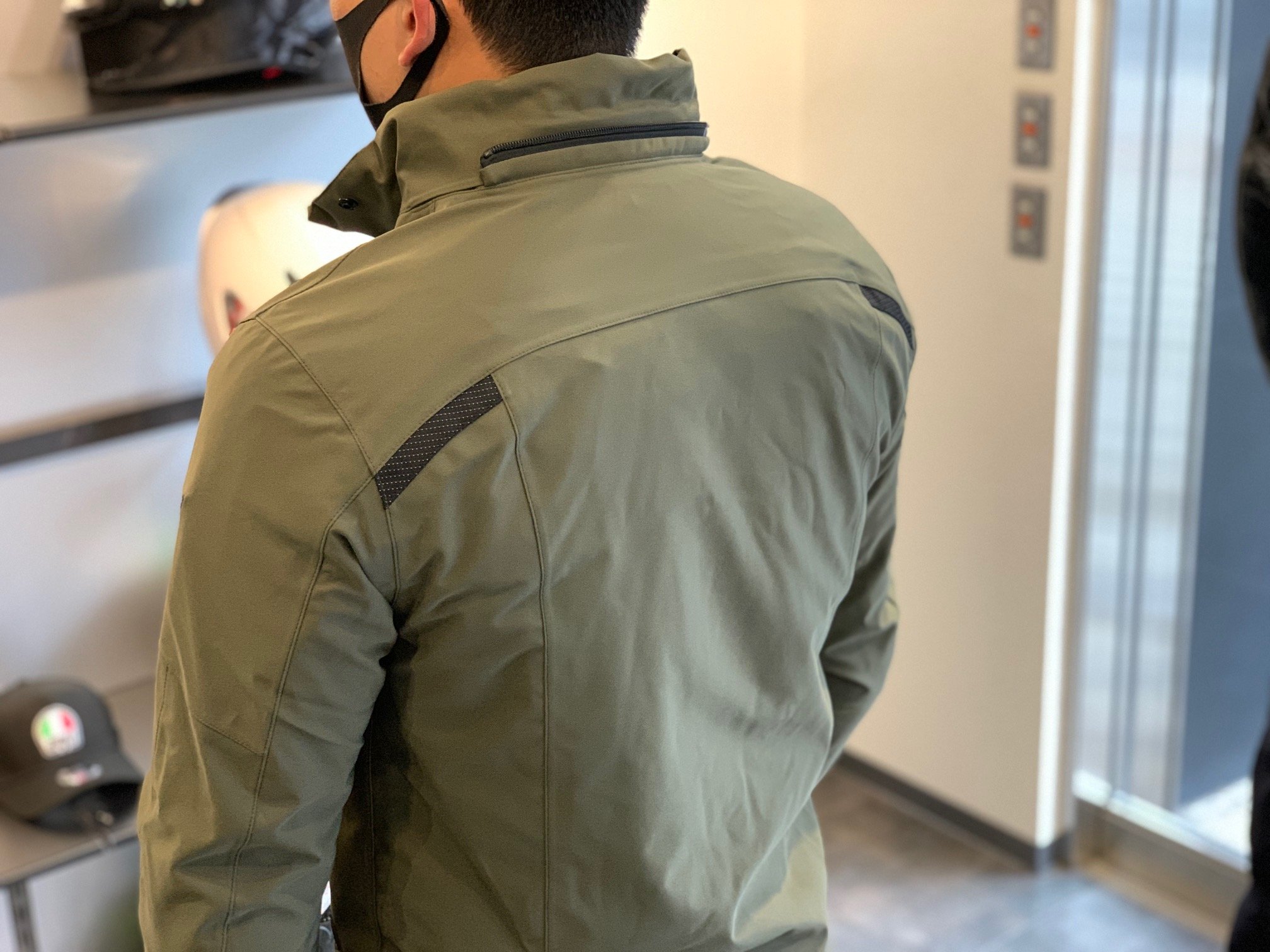 カジュアルなスタイルに最高の利便性を備えたジャケット【MAYFAIR D-DRY®】