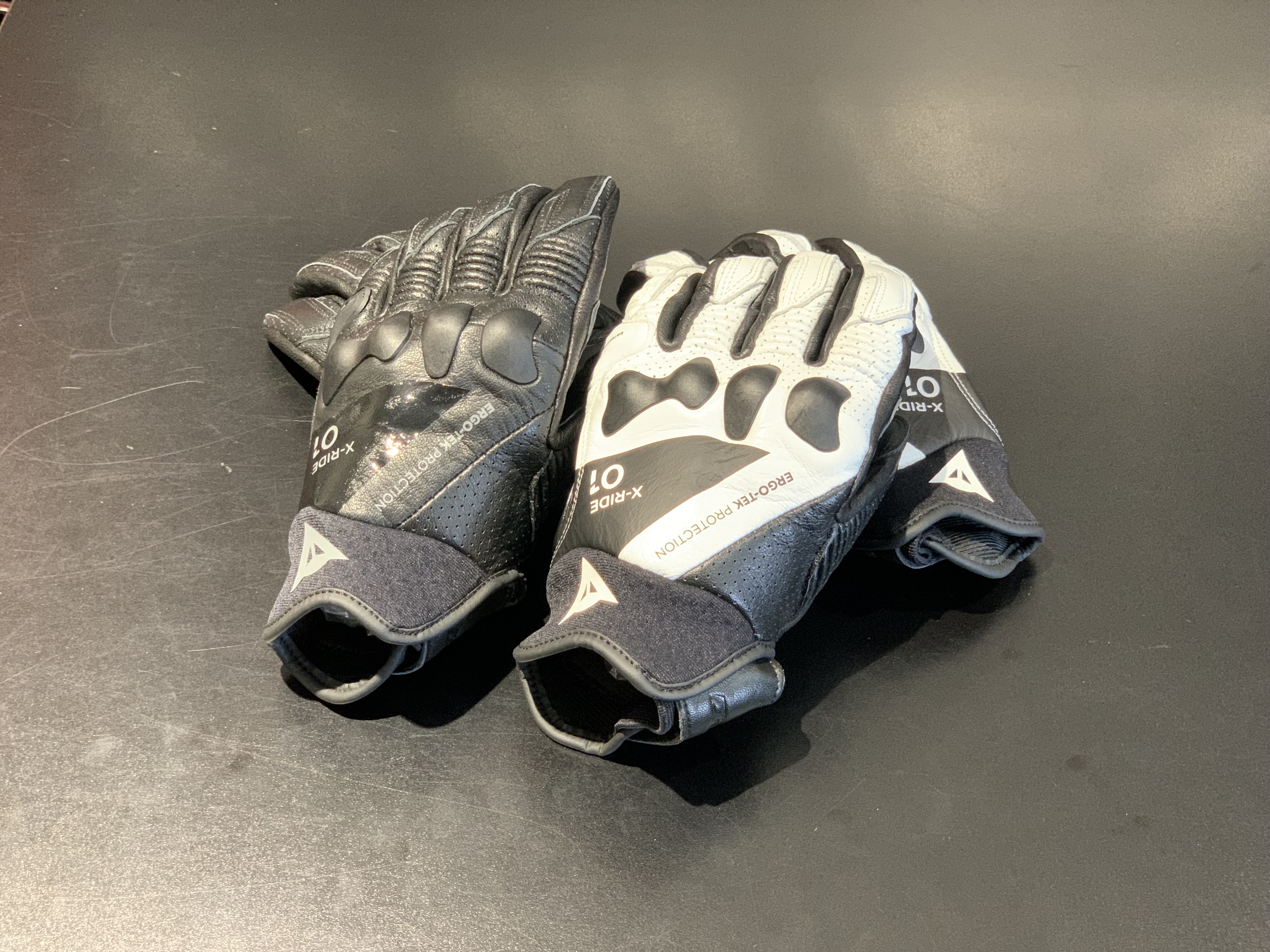 新作スポーツショートレザーグローブ”X-RIDE GLOVES”入荷しました！