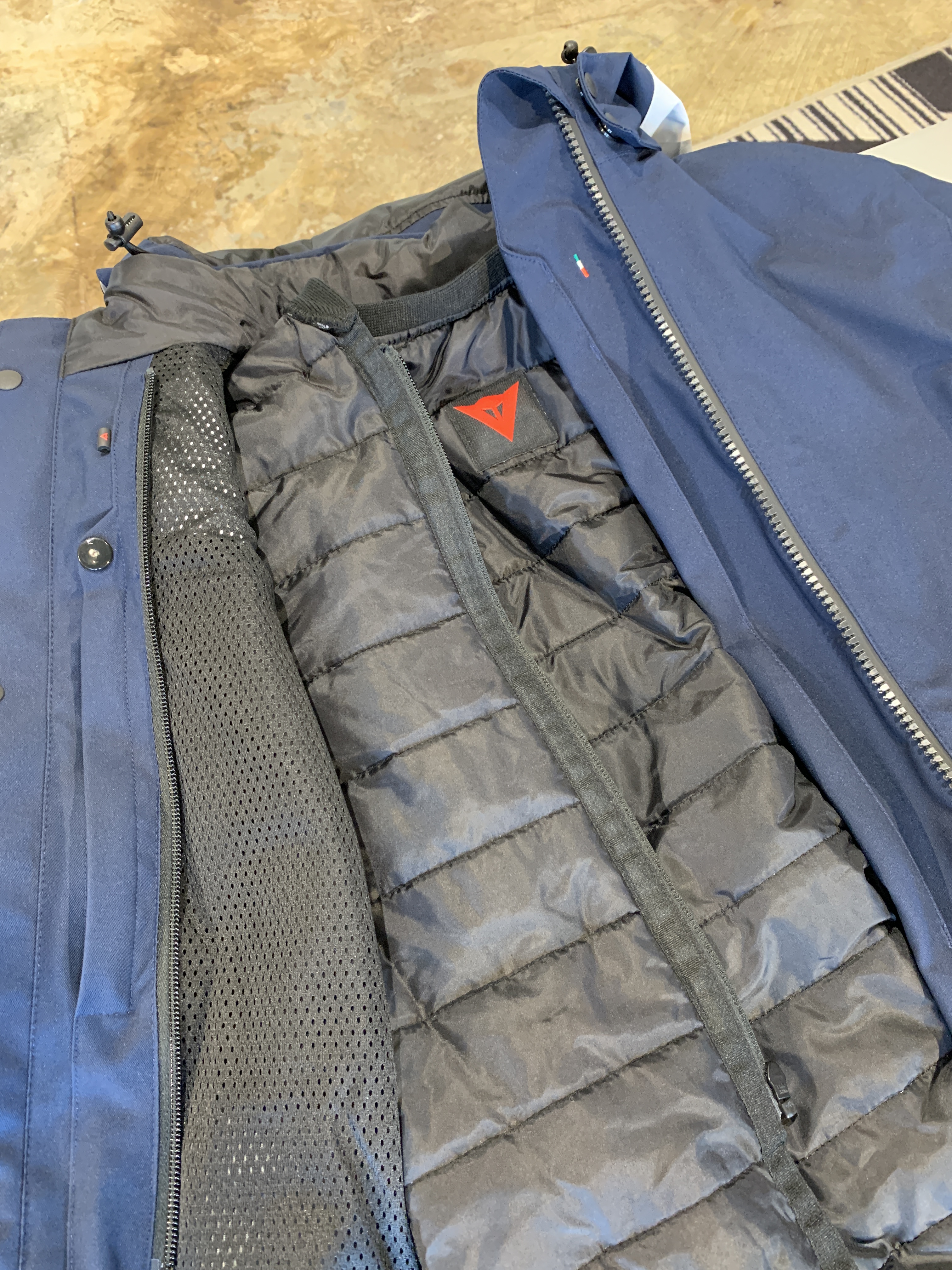 スポーツ or カジュアル / レディース秋冬ジャケットお勧めご紹介