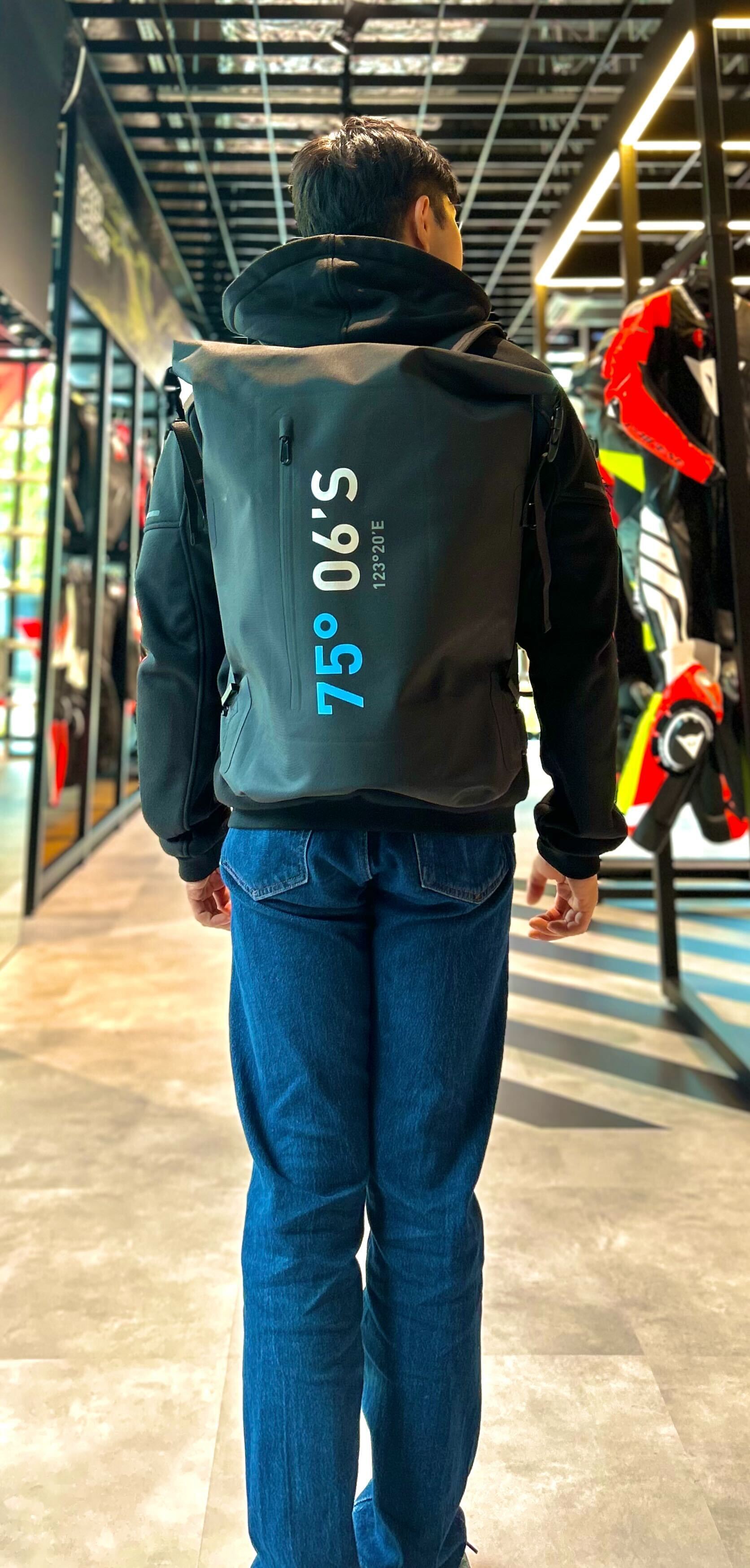 ファルネーゼ　専用 ダイネーゼ創業者“リノ・ダイネーゼ”の新たなブランド75°06'S